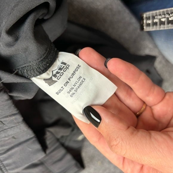 REI CO OP Women’s Black Regular Fit Outdoor pant size: 10 Petite - Picture 6 of 9